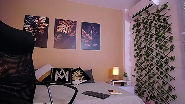 ChristopherBlack  online show from February 19, 1:30 pm