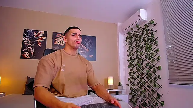 ChristopherBlack  online show from February 16, 1:10 pm