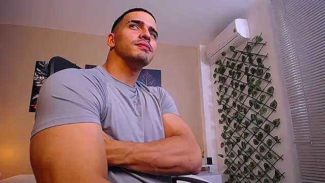 Snapshot of ChristopherBlack_ chatting on November 17, 1:15 pm ChristopherBlack online show from November 17, 1:15 pm