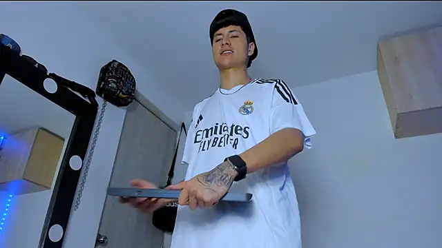 Mateo Escobar online show from September 11, 4:56 am