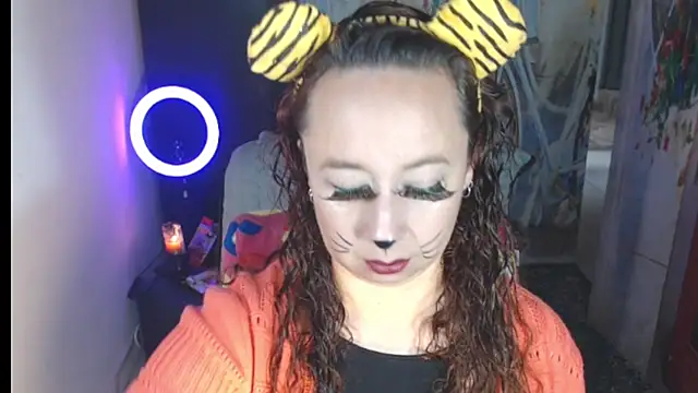 Milf Valeria online show from October 31, 2:24 pm