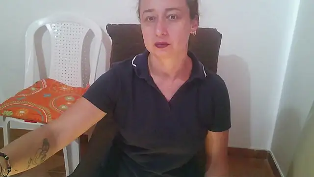 Snapshot of Milf_Valeria chatting on May 27, 3:52 pm Milf Valeria online show from May 27, 3:52 pm