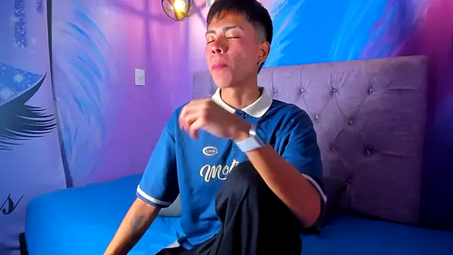 MaxiWildd online show from November 26, 1:00 pm