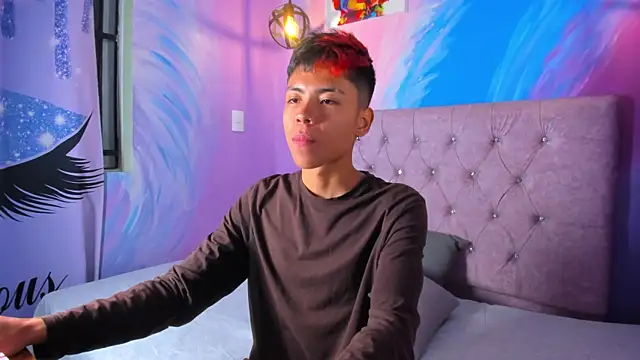 MaxiWildd online show from October 13, 1:02 pm