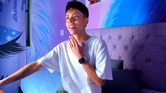 MaxiWildd online show from November 30, 1:23 pm