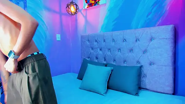 MaxiWildd online show from April 13, 1:15 pm