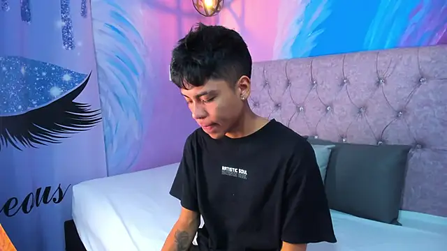 MaxiWildd online show from February 17, 1:30 pm