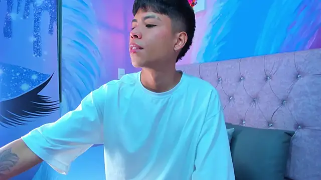 MaxiWildd online show from April 7, 1:13 pm