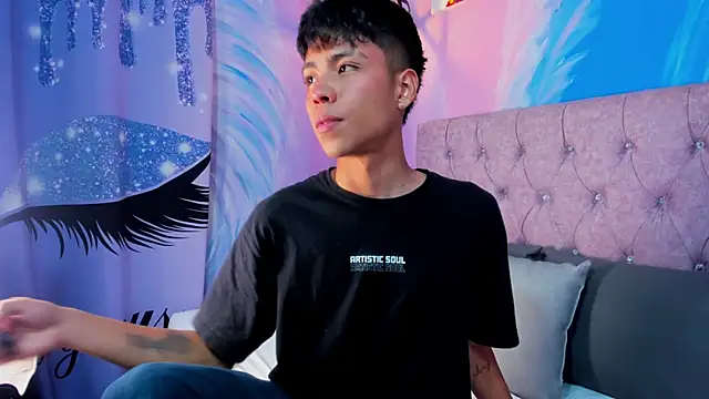 MaxiWildd online show from March 10, 8:46 pm