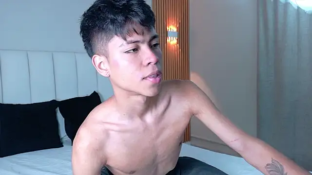 MaxiWildd online show from March 12, 1:15 pm