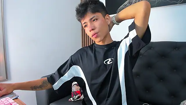 MaxiWildd online show from March 19, 1:11 pm