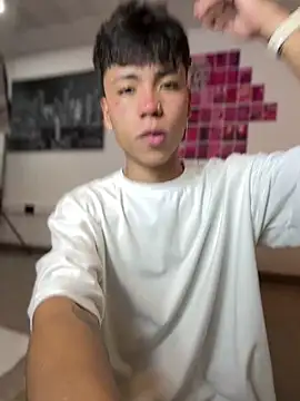 MaxiWildd online show from April 9, 1:06 pm