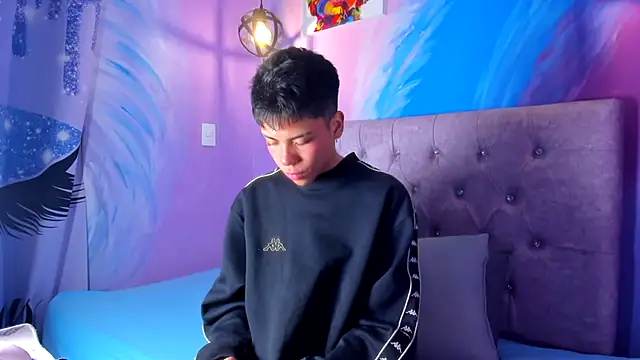 MaxiWildd online show from December 2, 12:51 pm