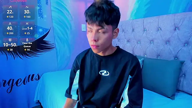 MaxiWildd online show from March 28, 1:12 pm