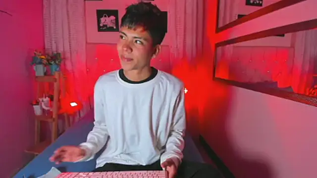 MaxiWildd online show from November 22, 1:10 pm