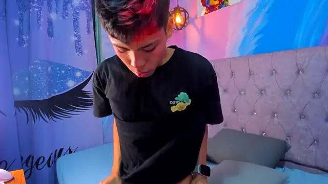 MaxiWildd online show from November 8, 1:03 pm