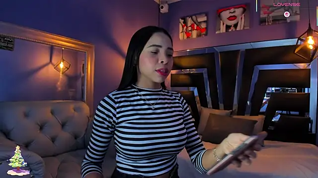 Snapshot of anne-brown13 chatting on December 4, 1:43 pm anne-brown13 online show from December 4, 1:43 pm