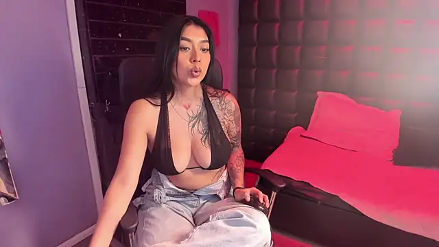 Snapshot of Keyla_Cutte chatting on September 26, 3:35 am Keyla Cutte online show from September 26, 3:35 am