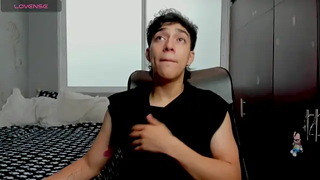 Snapshot of Noxx_starkK chatting on December 15, 3:51 pm Noxx starkK online show from December 15, 3:51 pm