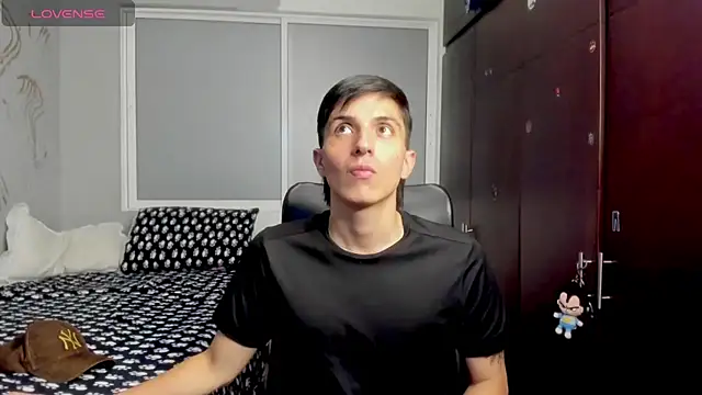 Snapshot of Noxx_starkK chatting on November 16, 11:41 pm Noxx starkK online show from November 16, 11:41 pm