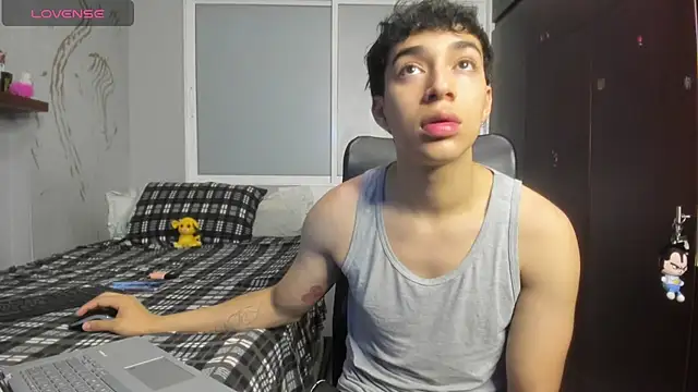 Snapshot of Noxx_starkK chatting on November 2, 10:48 pm Noxx starkK online show from November 2, 10:48 pm