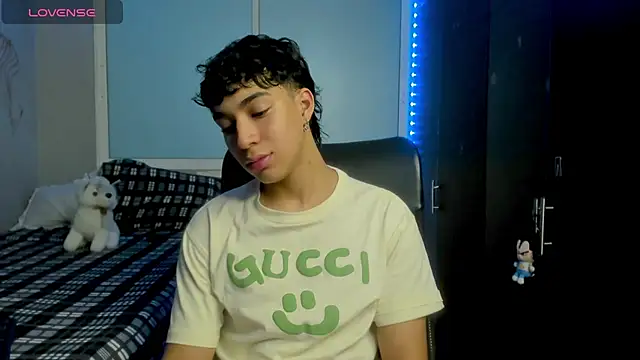 Snapshot of Noxx_starkK chatting on December 4, 3:27 am Noxx starkK online show from December 4, 3:27 am