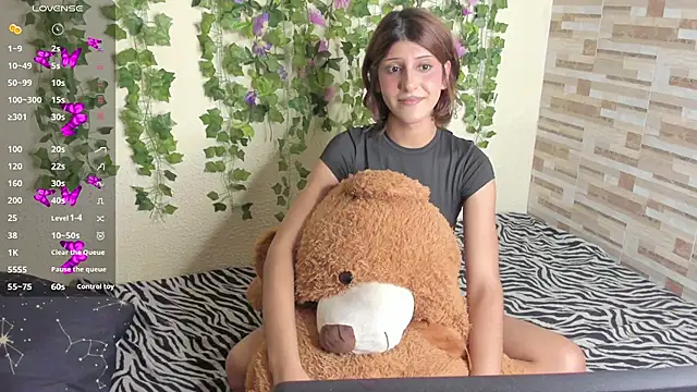 Snapshot of Amy_Moonlight chatting on December 18, 10:24 pm Amy Moonlight online show from December 18, 10:24 pm