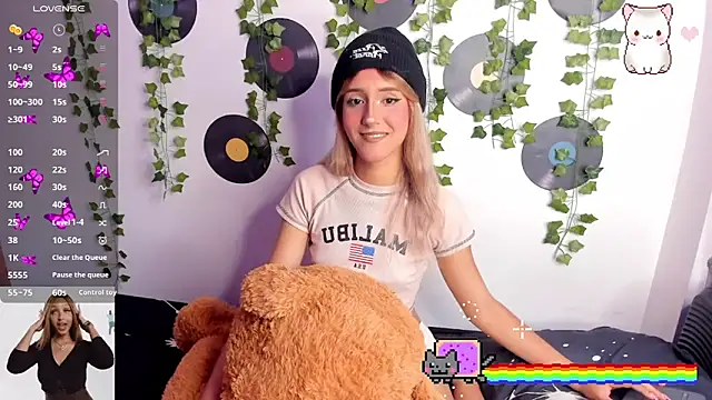 Snapshot of Amy_Moonlight chatting on September 18, 9:07 pm Amy Moonlight online show from September 18, 9:07 pm