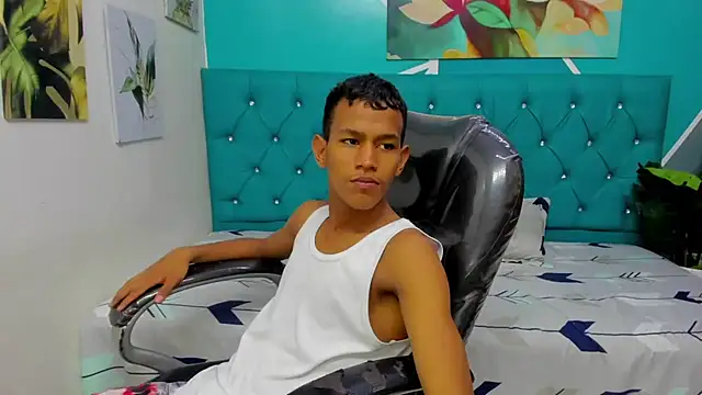 Snapshot of Rory_castro chatting on November 5, 11:08 pm Rory castro online show from November 5, 11:08 pm