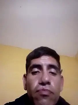 Snapshot of CiudadMX25 chatting on December 16, 9:35 am CiudadMX25 online show from December 16, 9:35 am