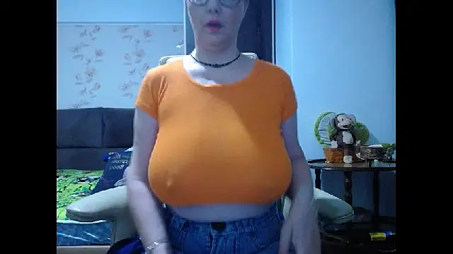 Snapshot of Mary_x chatting on June 17, 3:17 am Mary x online show from June 17, 3:17 am