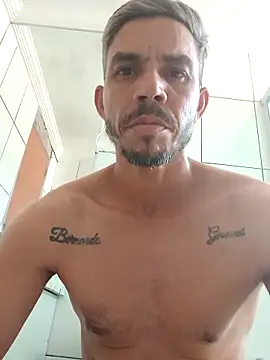 Snapshot of QfabO123 chatting on October 15, 5:32 pm QfabO123 online show from October 15, 5:32 pm