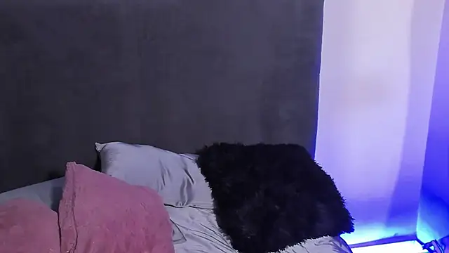 saramikaelson online show from February 24, 10:54 pm