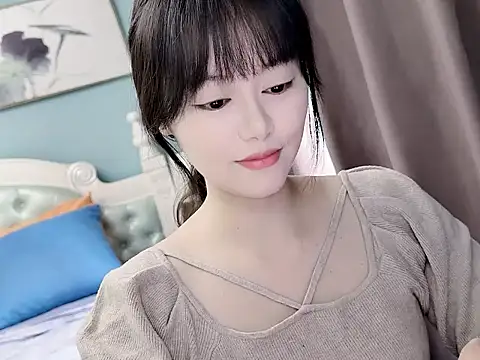 Snapshot of sarah111 chatting on November 2, 3:00 am sarah111 online show from November 2, 3:00 am