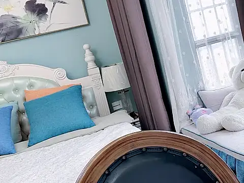 Snapshot of sarah111 chatting on October 21, 3:17 am sarah111 online show from October 21, 3:17 am