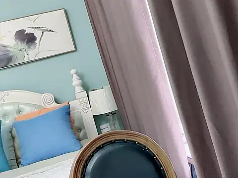 Snapshot of sarah111 chatting on October 22, 3:50 am sarah111 online show from October 22, 3:50 am