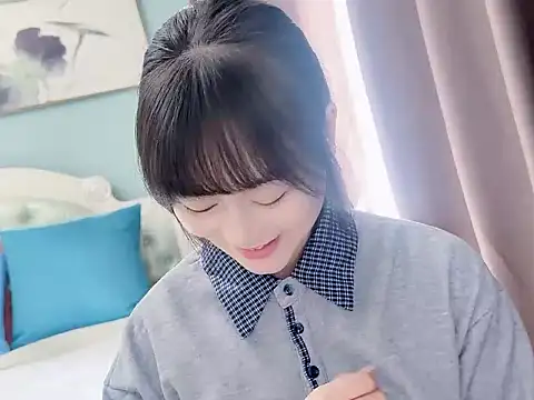 Snapshot of sarah111 chatting on October 23, 3:05 am sarah111 online show from October 23, 3:05 am