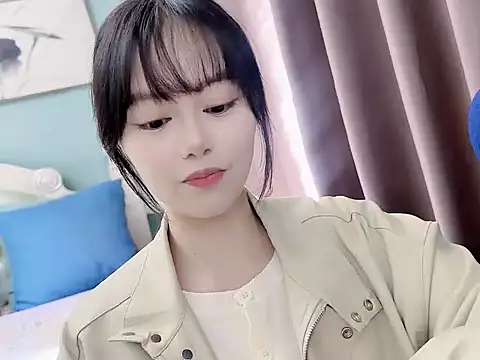 Snapshot of sarah111 chatting on November 28, 3:39 am sarah111 online show from November 28, 3:39 am