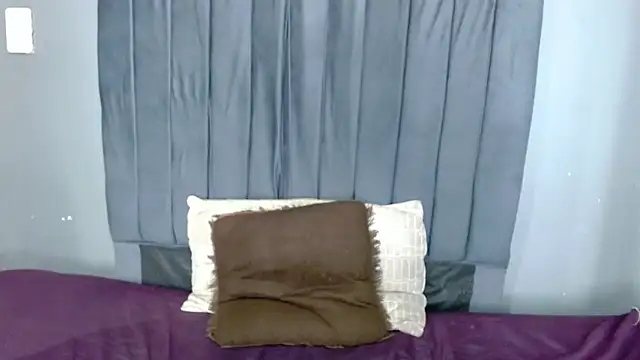 ChubbyBuddyxXx online show from March 25, 3:39 am