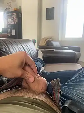 Snapshot of carapace31 chatting on October 5, 11:34 am carapace31 online show from October 5, 11:34 am