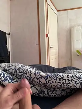 Snapshot of carapace31 chatting on February 3, 9:47 am carapace31 online show from February 3, 9:47 am