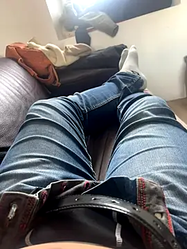 Snapshot of carapace31 chatting on November 30, 2:18 pm carapace31 online show from November 30, 2:18 pm