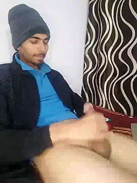 Snapshot of Sweetfucker_ chatting on December 5, 8:35 am Sweetfucker online show from December 5, 8:35 am