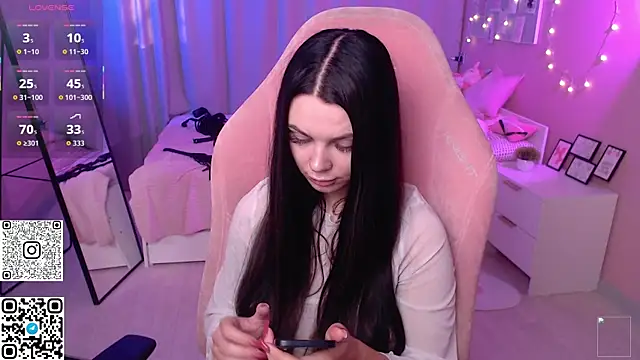 Snapshot of Michela_Fruet chatting on May 4, 1:09 am Michela Fruet online show from May 4, 1:09 am