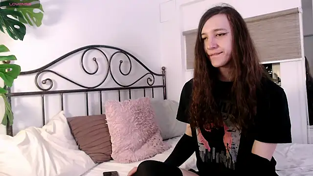 SilverMuse online show from April 7, 4:25 am