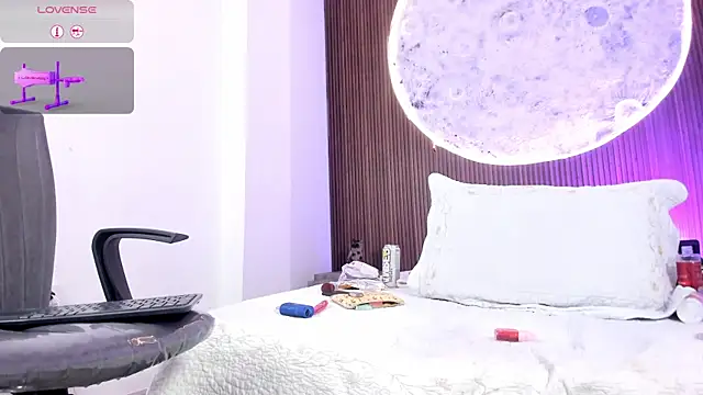 AmbarFoxx  online show from February 8, 2:59 pm