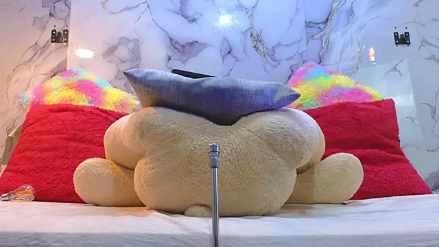 Snapshot of PrincePoppy chatting on January 14, 8:34 pm PrincePoppy online show from January 14, 8:34 pm