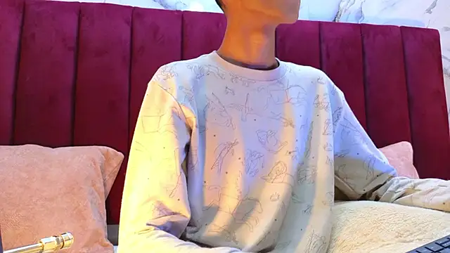 Snapshot of PrincePoppy chatting on February 2, 9:36 pm PrincePoppy online show from February 2, 9:36 pm