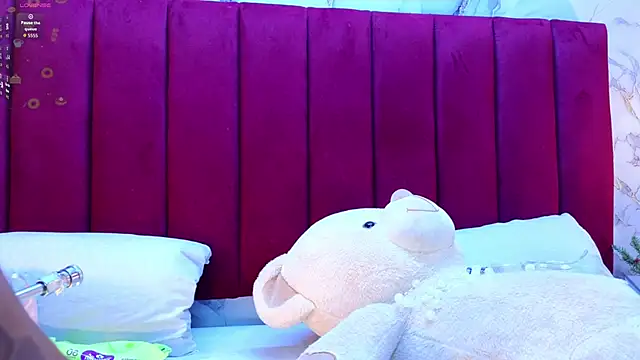 Snapshot of PrincePoppy chatting on December 22, 8:42 pm PrincePoppy online show from December 22, 8:42 pm