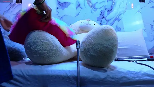 Snapshot of PrincePoppy chatting on January 10, 9:32 pm PrincePoppy online show from January 10, 9:32 pm